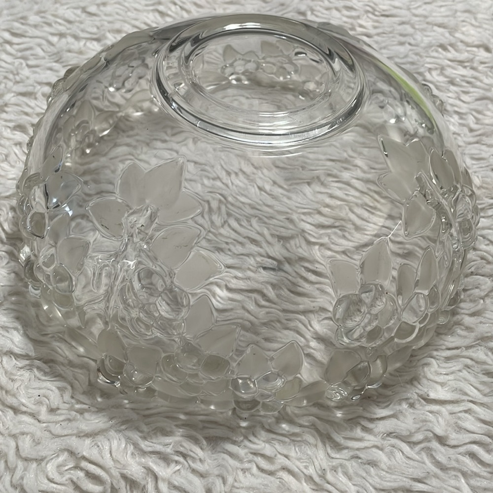 Mikasa Crystal Floral Clear Round bowl EUC - Picture 2 of 5